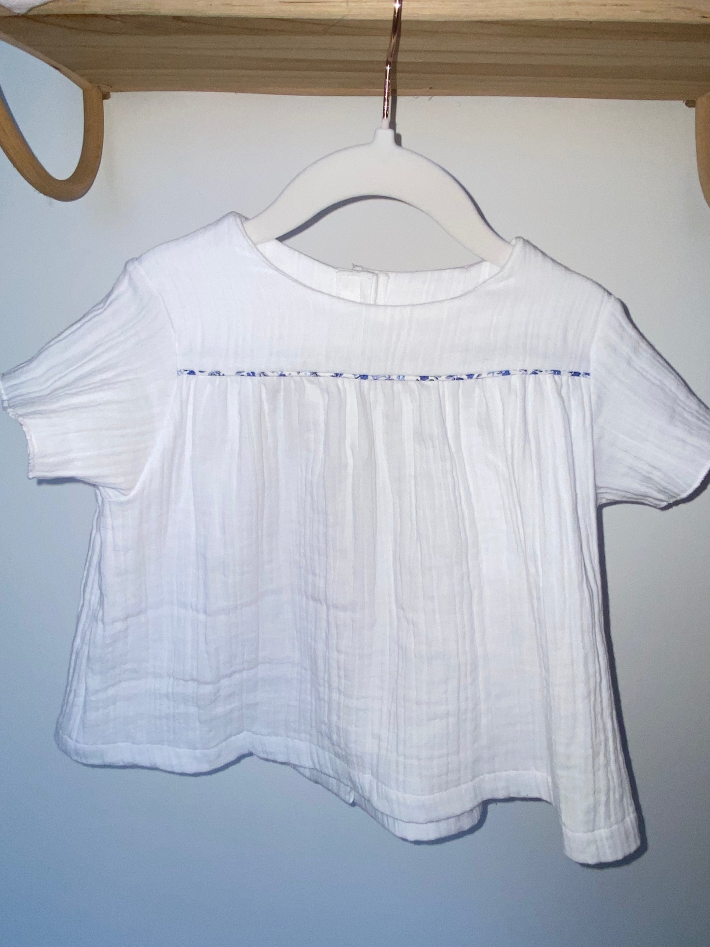 Blouse dos boutonné